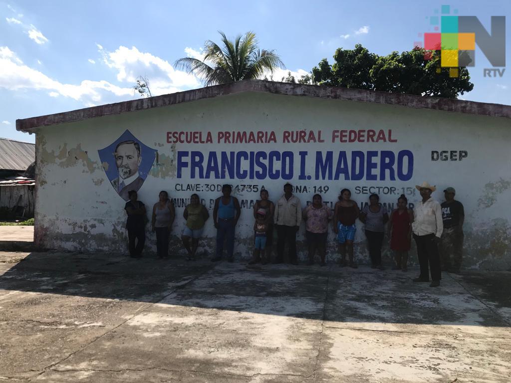 Comunidad de Tlacojalpan pide se rehabilite escuela primaria