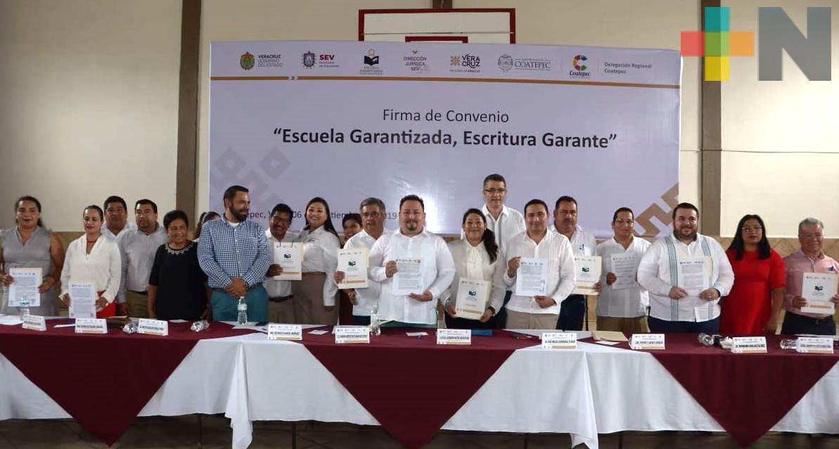 Regularizará SEV 350 escuelas de 11 municipios de la región Coatepec