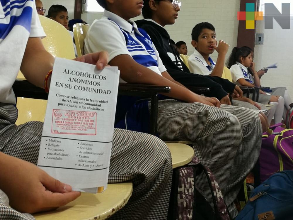 Imparten plática sobre alcoholismo a estudiantes en Coatzacoalcos
