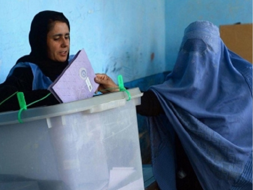 Explosiones sacuden Afganistán en plena jornada electoral