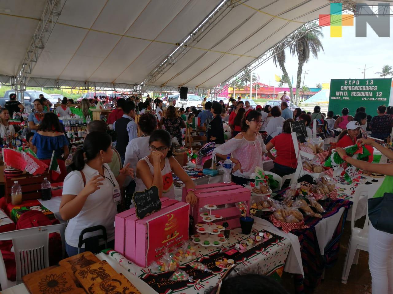 Celebran Expo emprendedores con más de 100 comerciantes de la región sur de Veracruz