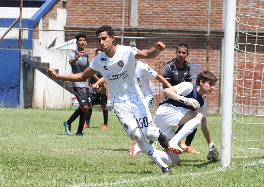 Albinegros de Orizaba vence 4-3 a Titanes del Alpha