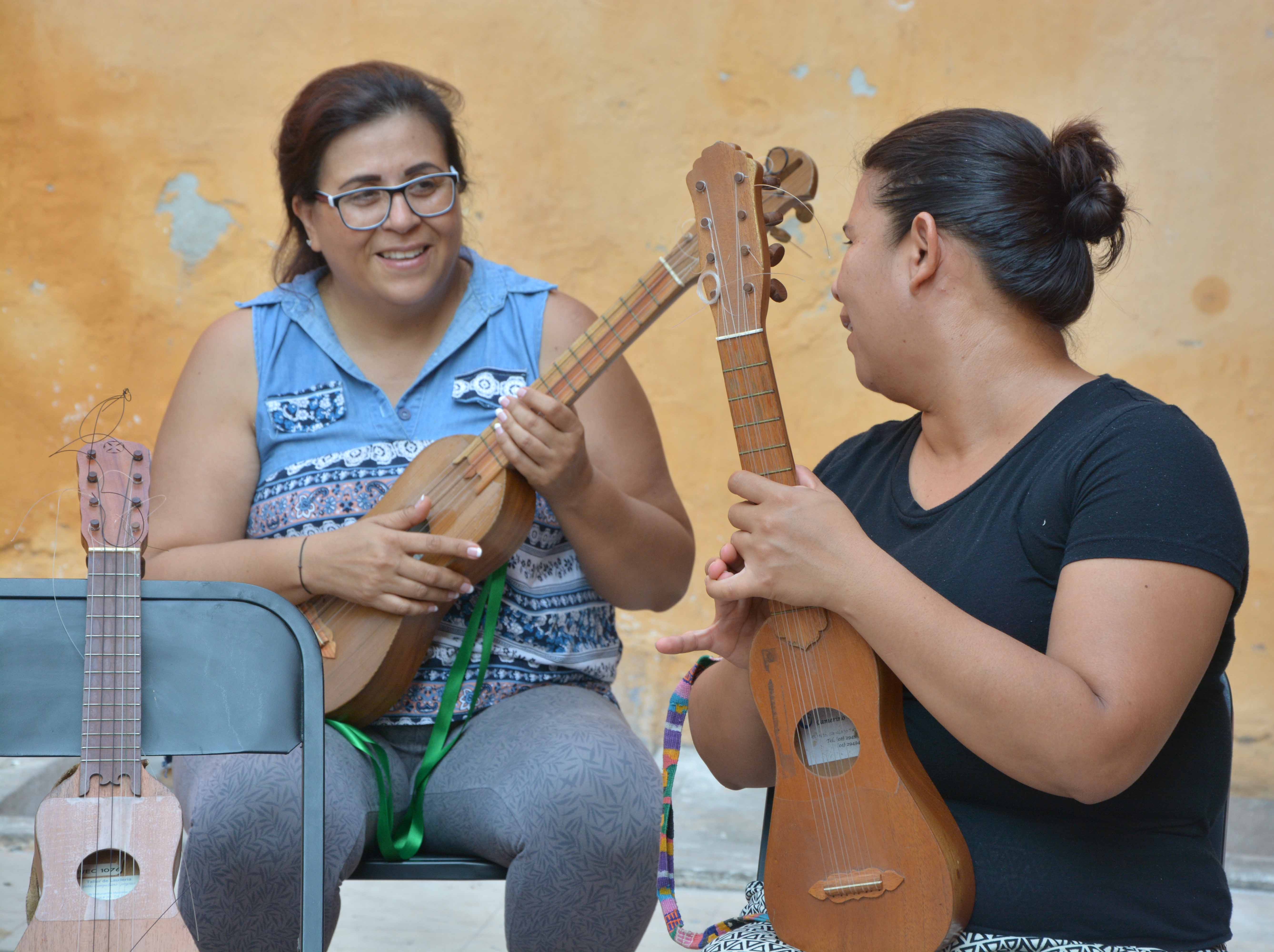Acredita IVEC a instructores de son jarocho
