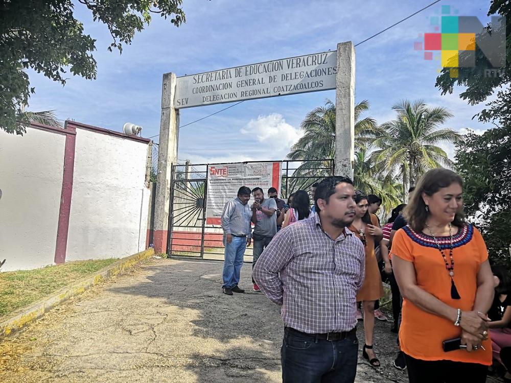 Integrantes del SNTE toman instalaciones de la SEV en Coatzacoalcos