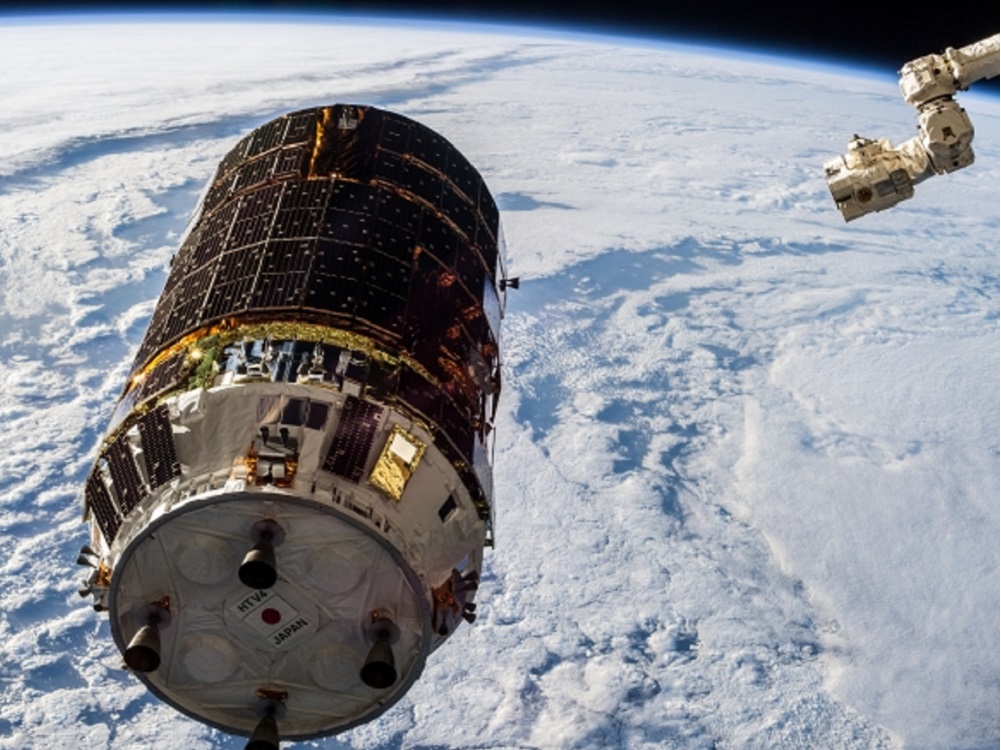 Nave japonesa Kounotori 8 entrega cargamento a la EEI