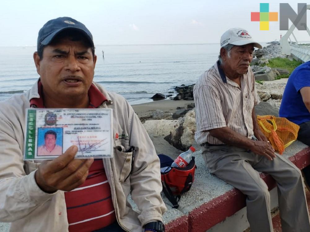 Pescadores de Coatzacoalcos inconformes, obstrucción a las escolleras les impide realizar su trabajo