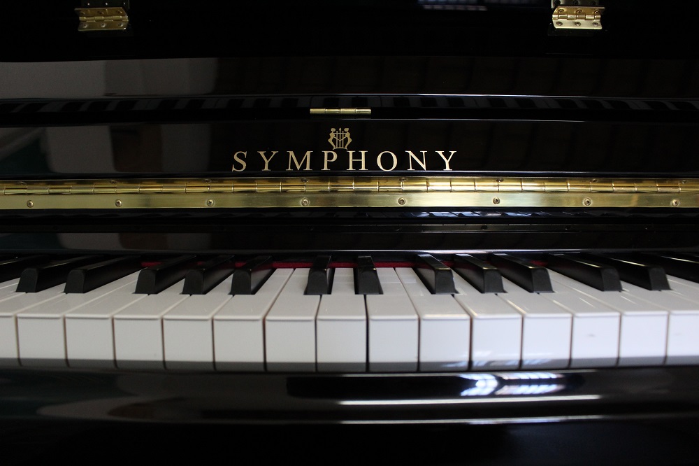 Dotan de nuevos pianos a Escuela Libre de Música del IVEC