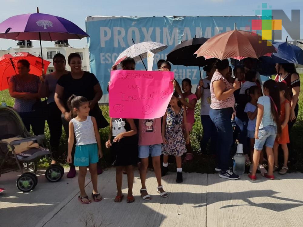 Piden construir jardín de niños y escuela en fraccionamiento de Veracruz