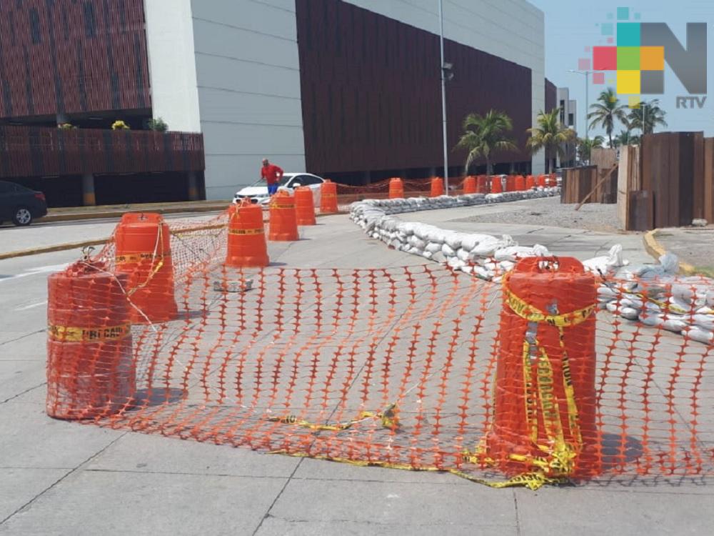 Por reparación de fuga, CAB cierra carriles de bulevar de Boca del Río