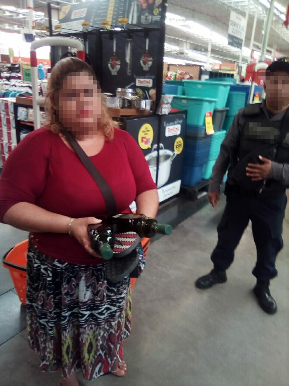 IPAX Córdoba interviene a mujer por presunta sustracción de mercancía