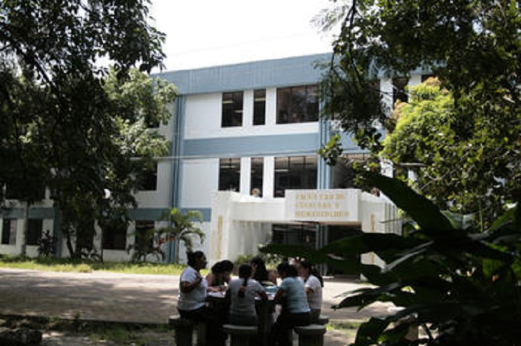 Unidad de Humanidades de la UV región Veracruz analiza nuevos programas educativos