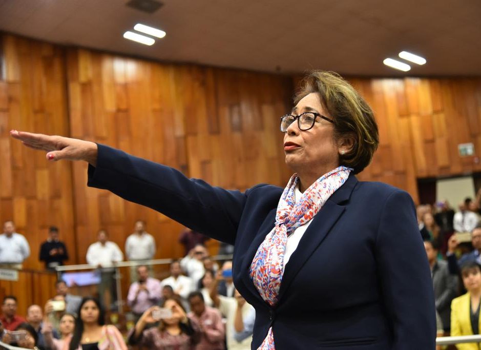 Delia González Cobos, primera mujer en dirigir Orfis en Veracruz