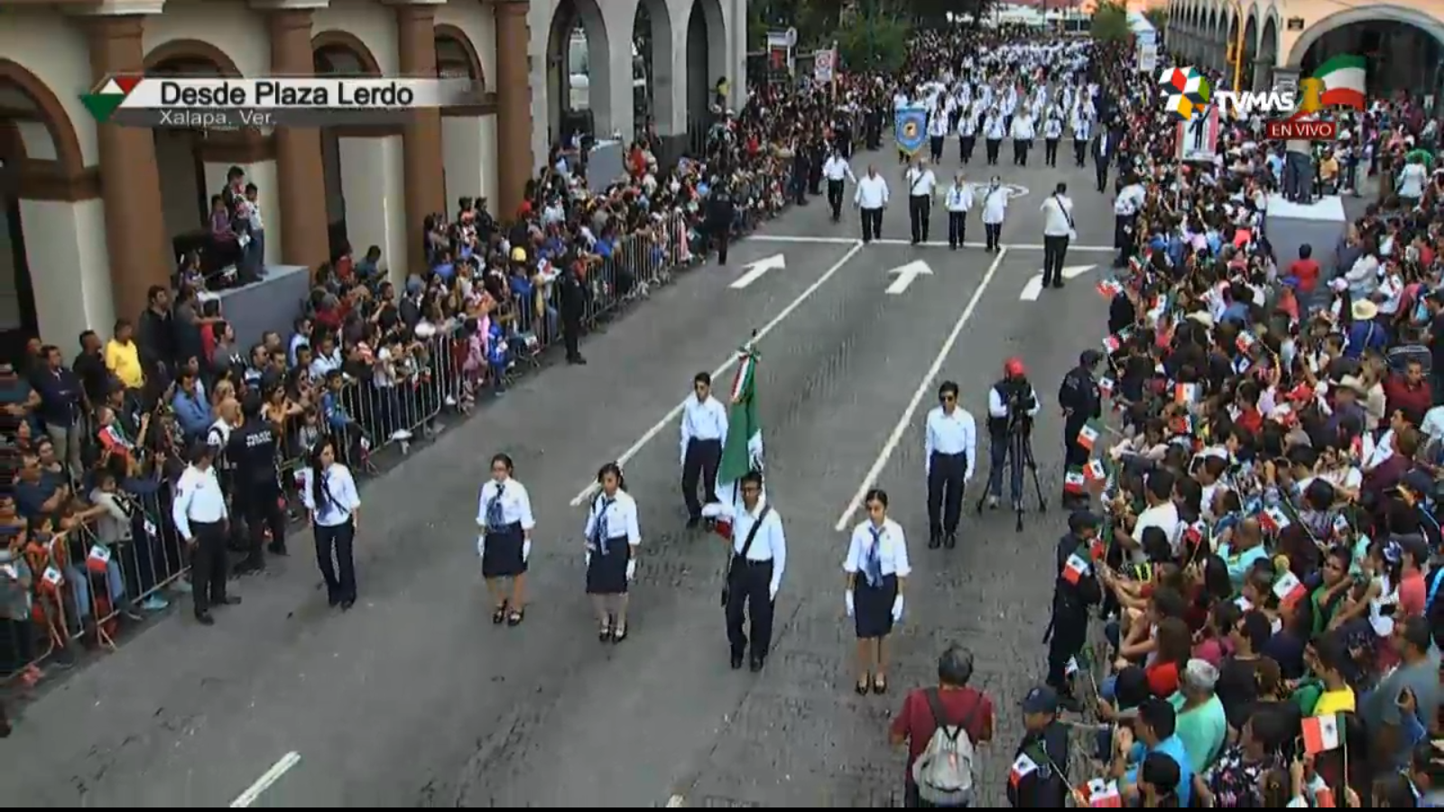 Inició Desfile Conmemorativo del 16 de Septiembre en Xalapa MÁSNOTICIAS