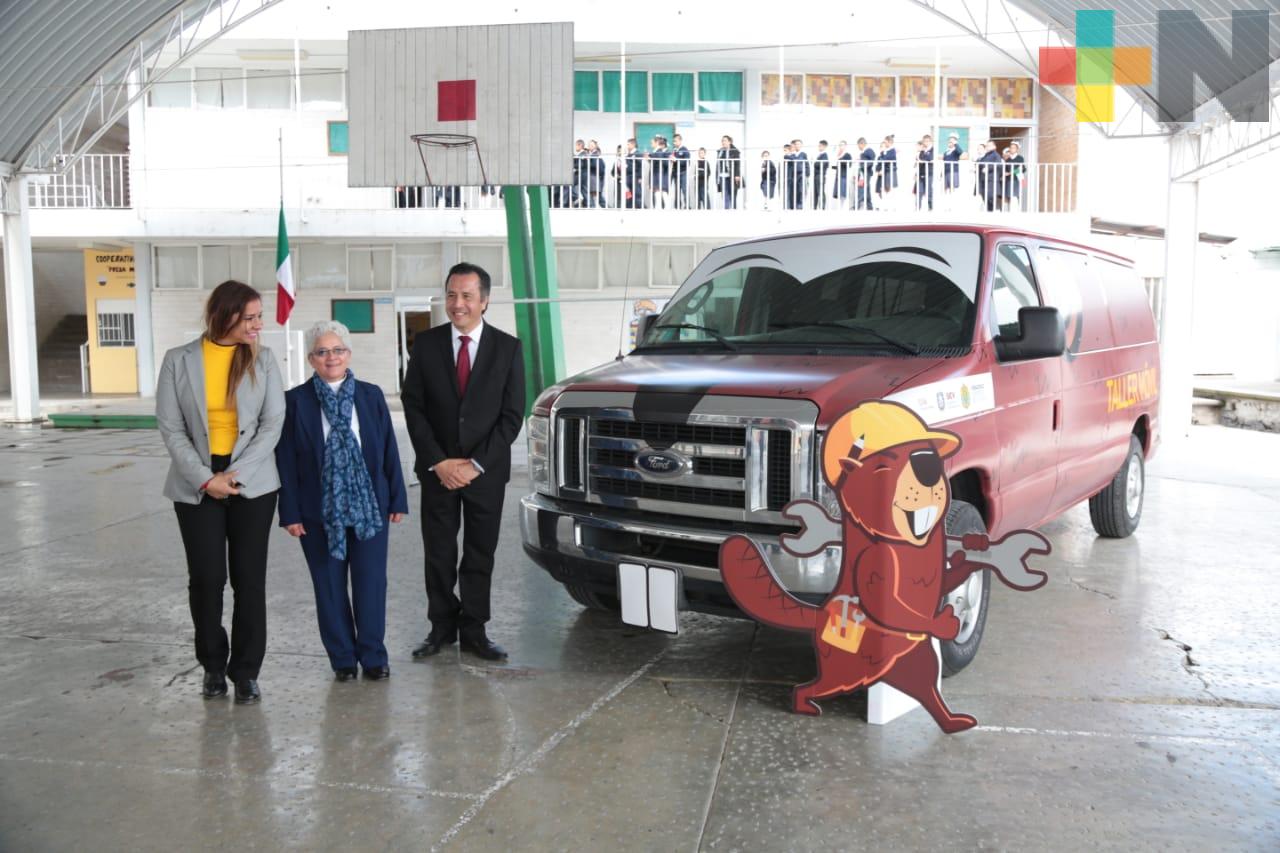 Arranca gobernador Cuitláhuac García programa para reparación de mobiliario escolar