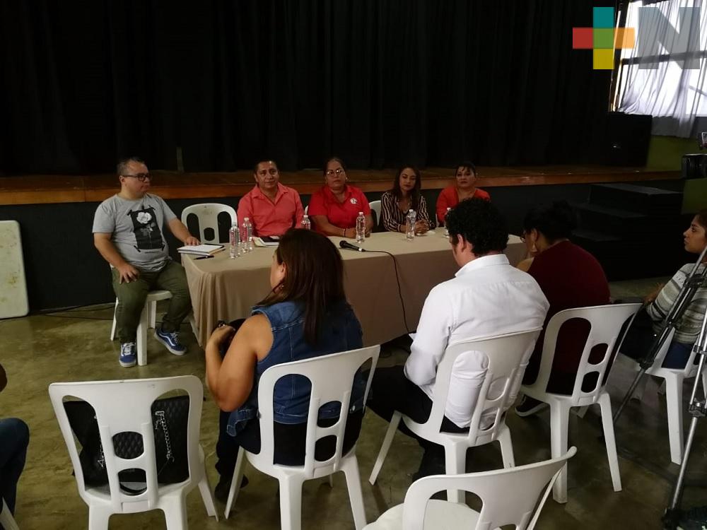 En simposio enfatizan importancia de comunicadores para transmitir noticias