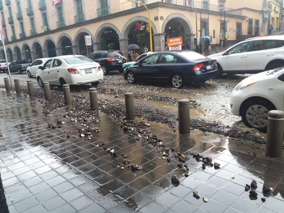 Evitarán que lluvias dispersen escombros de las obras, en el centro de la ciudad: alcalde de Xalapa
