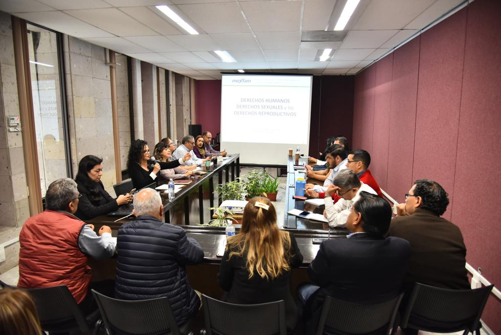 Asesoras y asesores legislativos analizan el tema Derechos sexuales y reproductivos