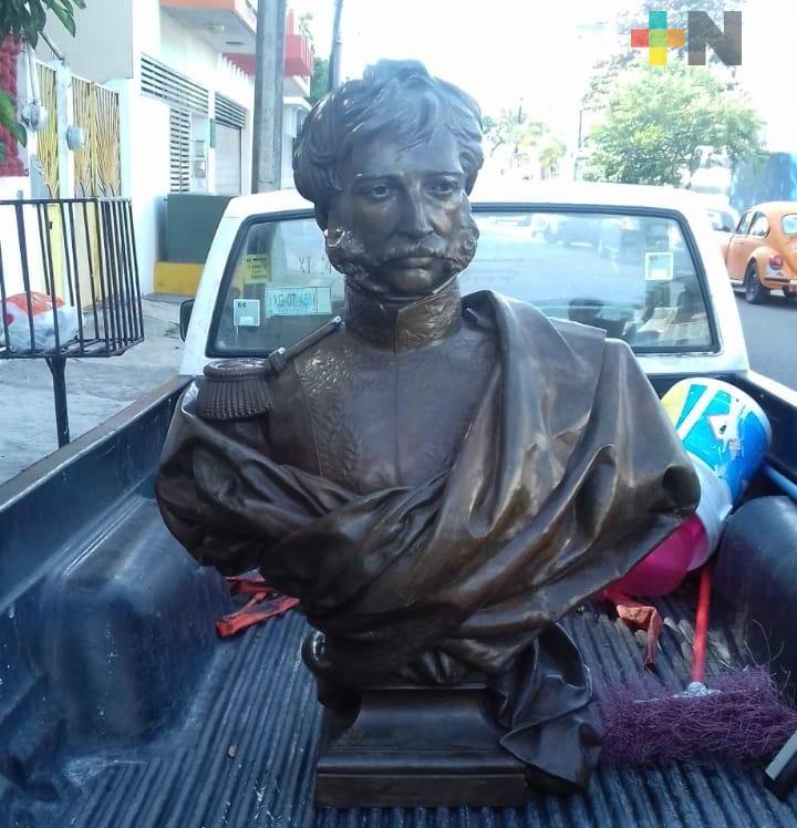 Desmienten al Ayuntamiento de Veracruz; ciudadanos y no autoridades recuperaron busto de Ciriaco Vásquez