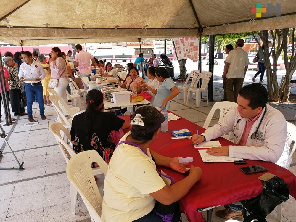 En Coatzacoalcos realizan jornada de sensibilización del cáncer de mama