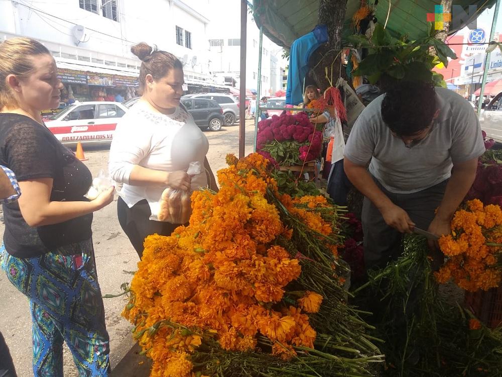 En el sur de Veracruz, la flor de muerto bajó de precio