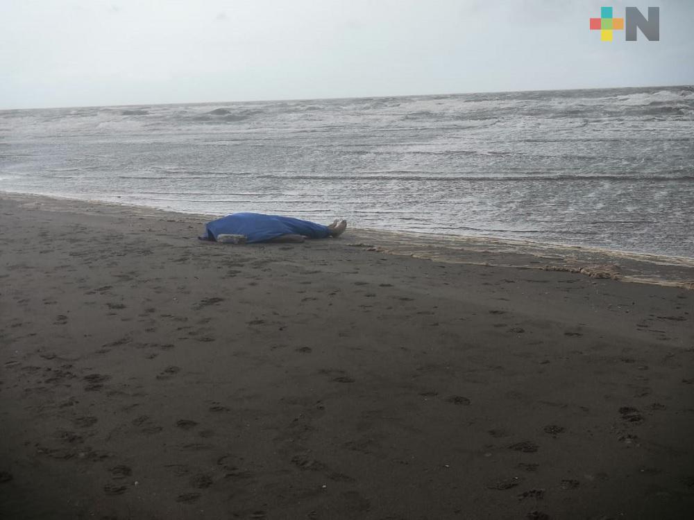 Fallece hombre en playa de Coatzacoalcos; presuntamente por ahogamiento