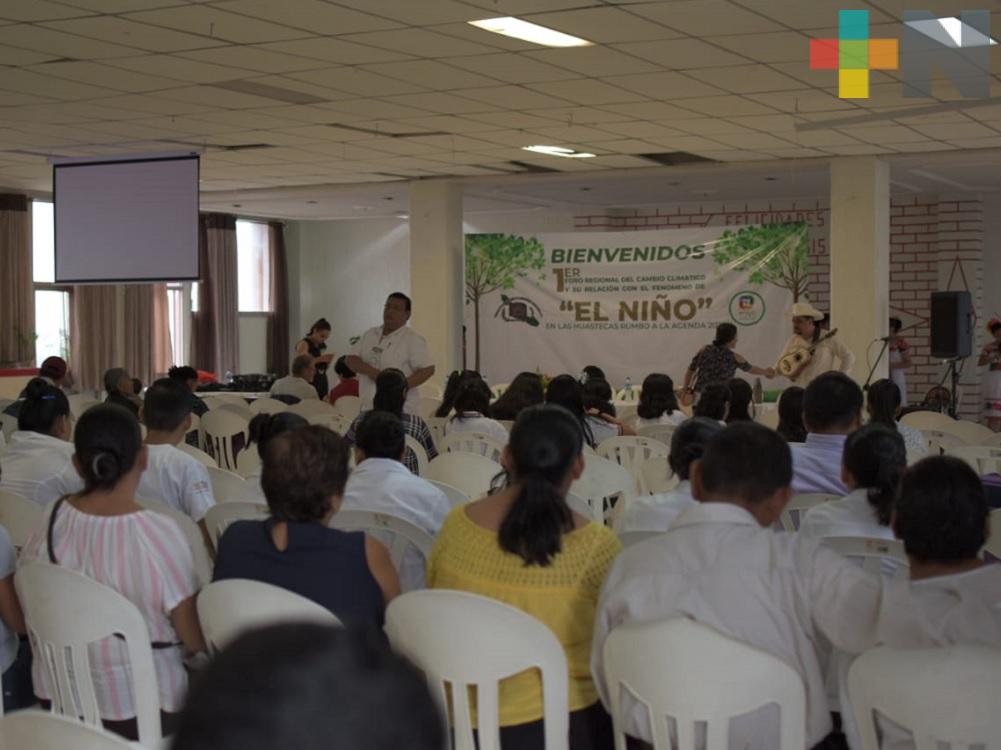 Generan foros para concientizar sobre el calentamiento global en Tantoyuca