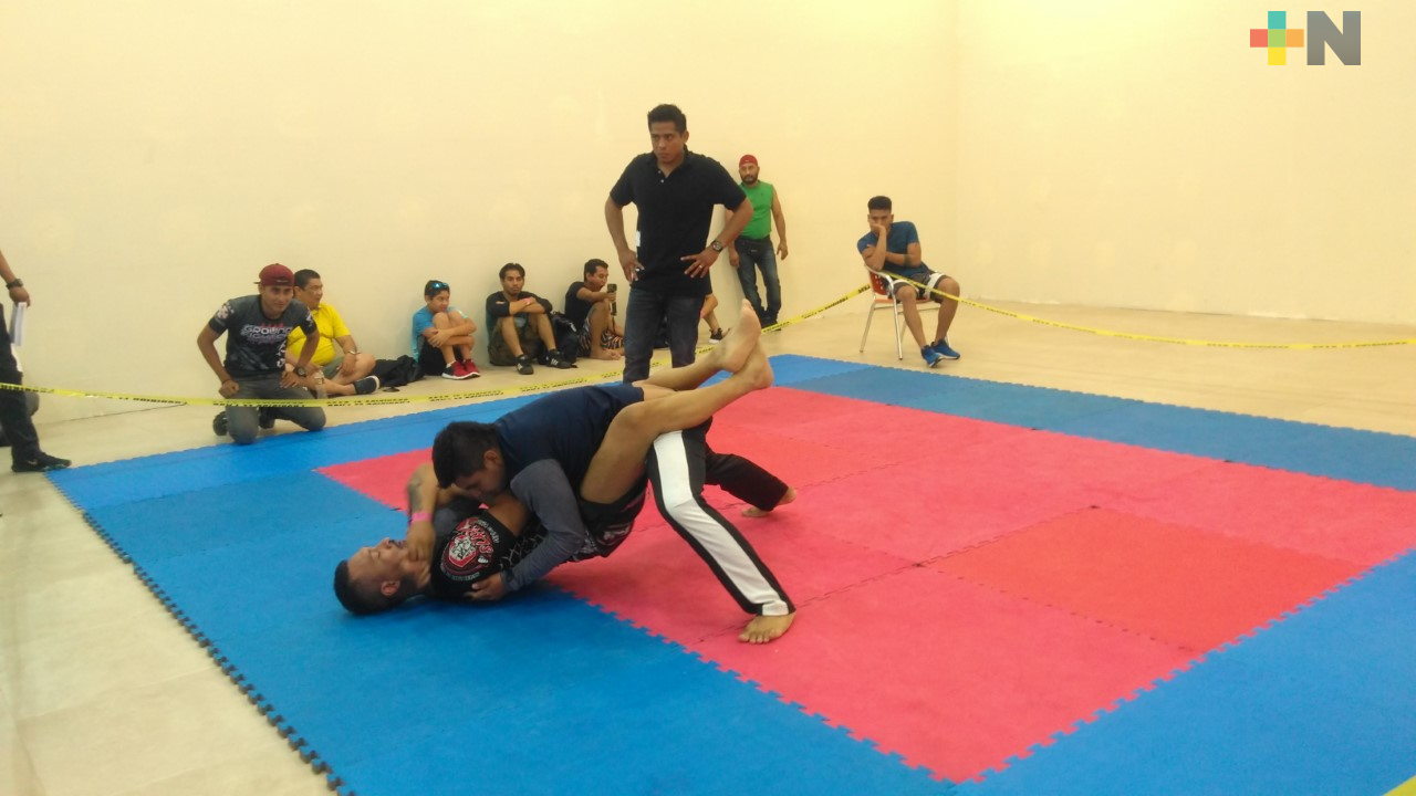 Isaí Rosario ganador del Coatza Fight Night