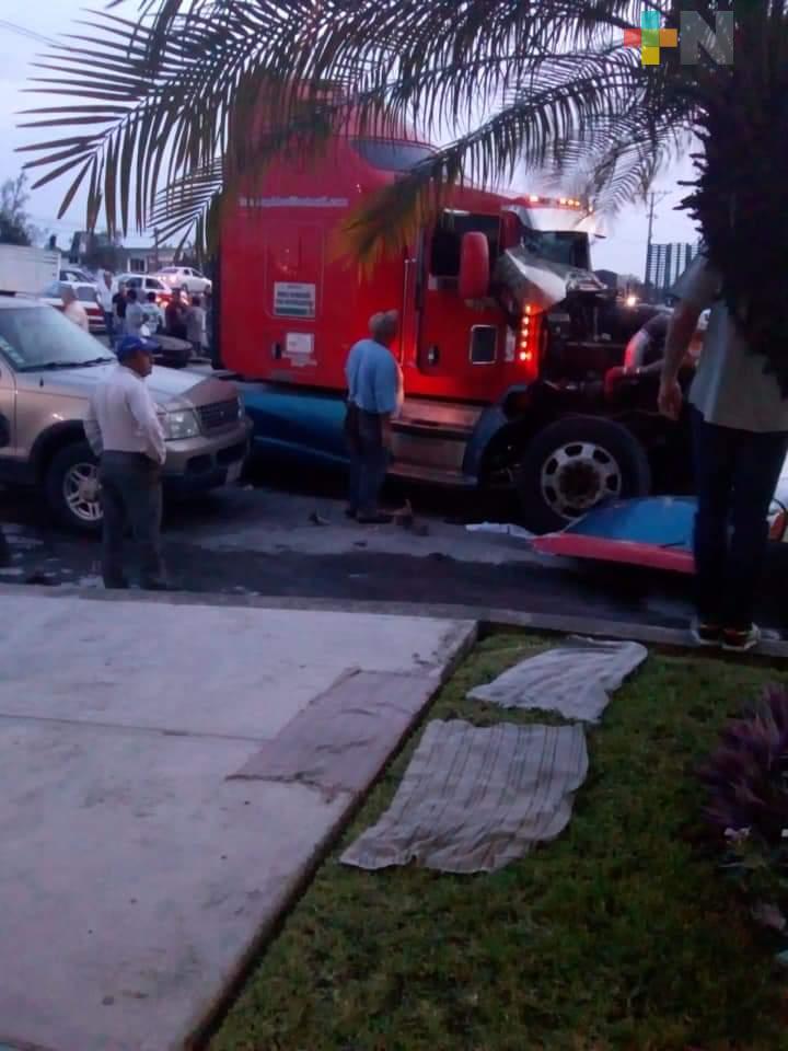 Gobierno de Veracruz brinda atención inmediata por accidente en carretera San Rafael – Martínez de la Torre