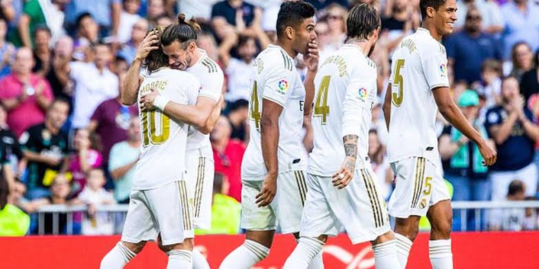 Real Madrid se complica un poco, pero vence 4-2 a Granada