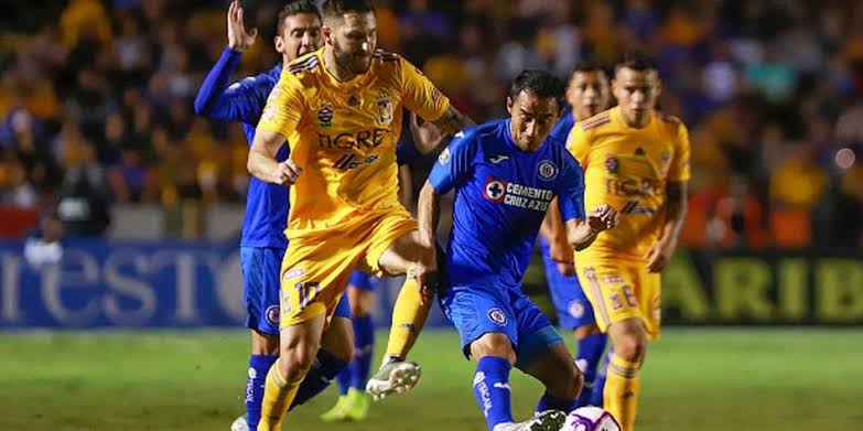 Gol de Gignac salva a Tigres y Cruz Azul más cerca de la eliminación