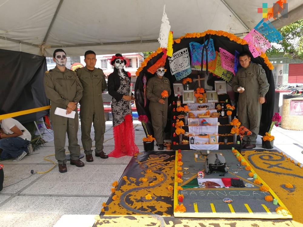Integrantes de Semar presentan altares de Día de Muertos; recuerdan a compañeros caídos