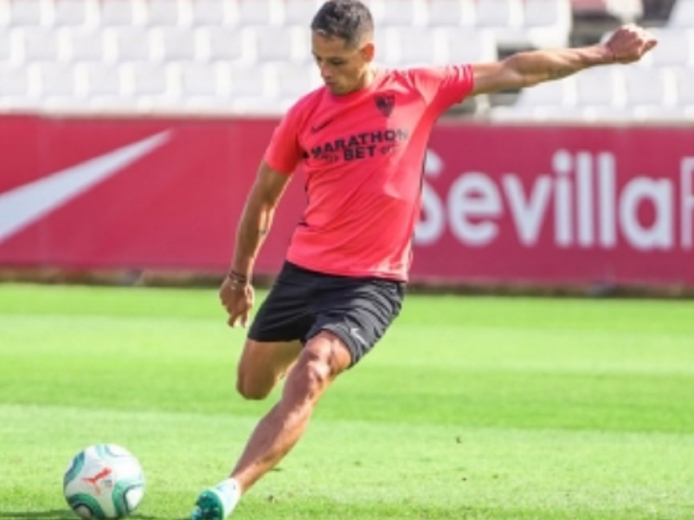 Sevilla y “Chicharito” aspiran a otro triunfo en Liga de Europa