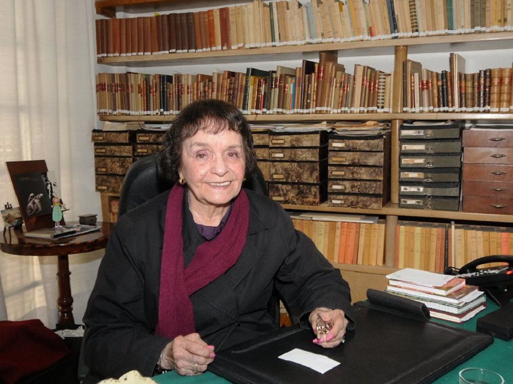 Murió la poeta Alicia Reyes