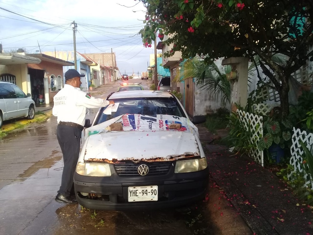 Retiran autos “maceta” en Tuxpan