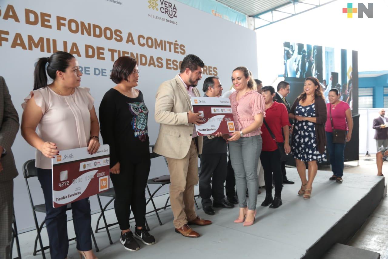 Entrega SEV 7 mdp a  Comités de Padres de Familia