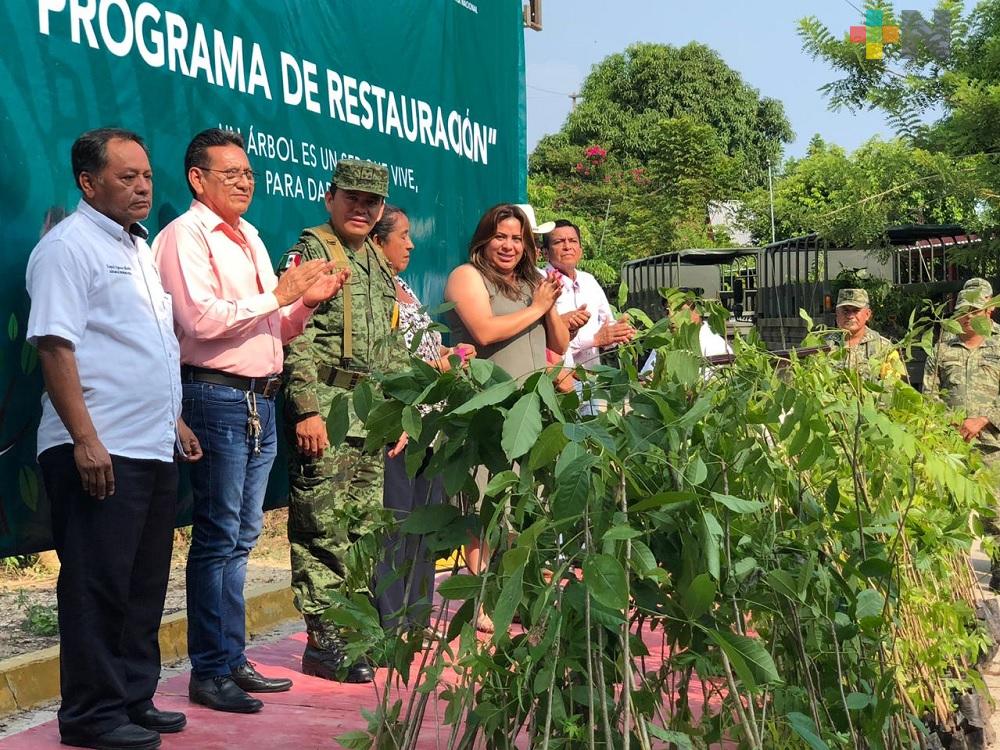 Sedena entrega plantas maderables al municipio de Moloacán