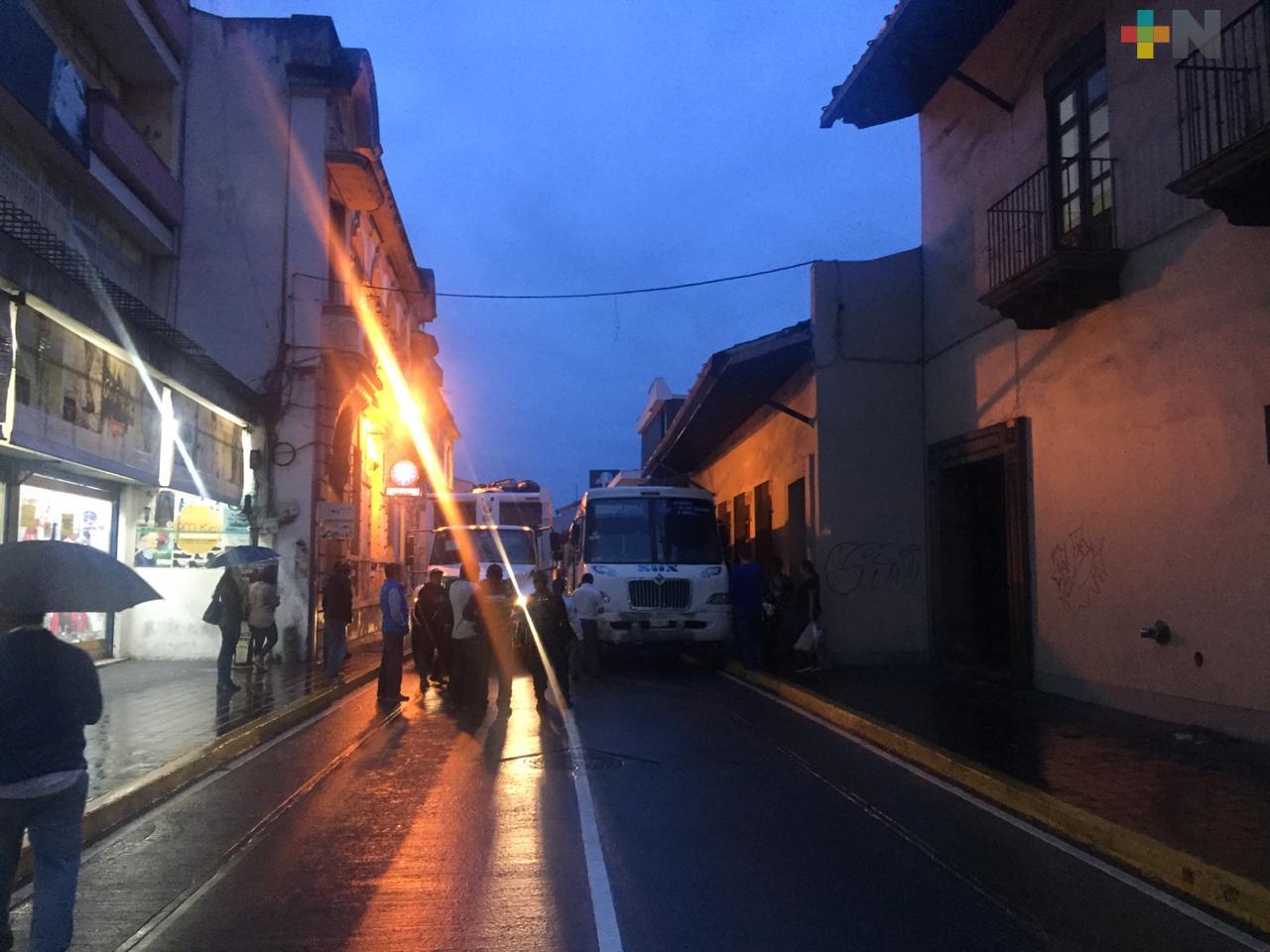 Choque afecta vialidad en el centro de Xalapa