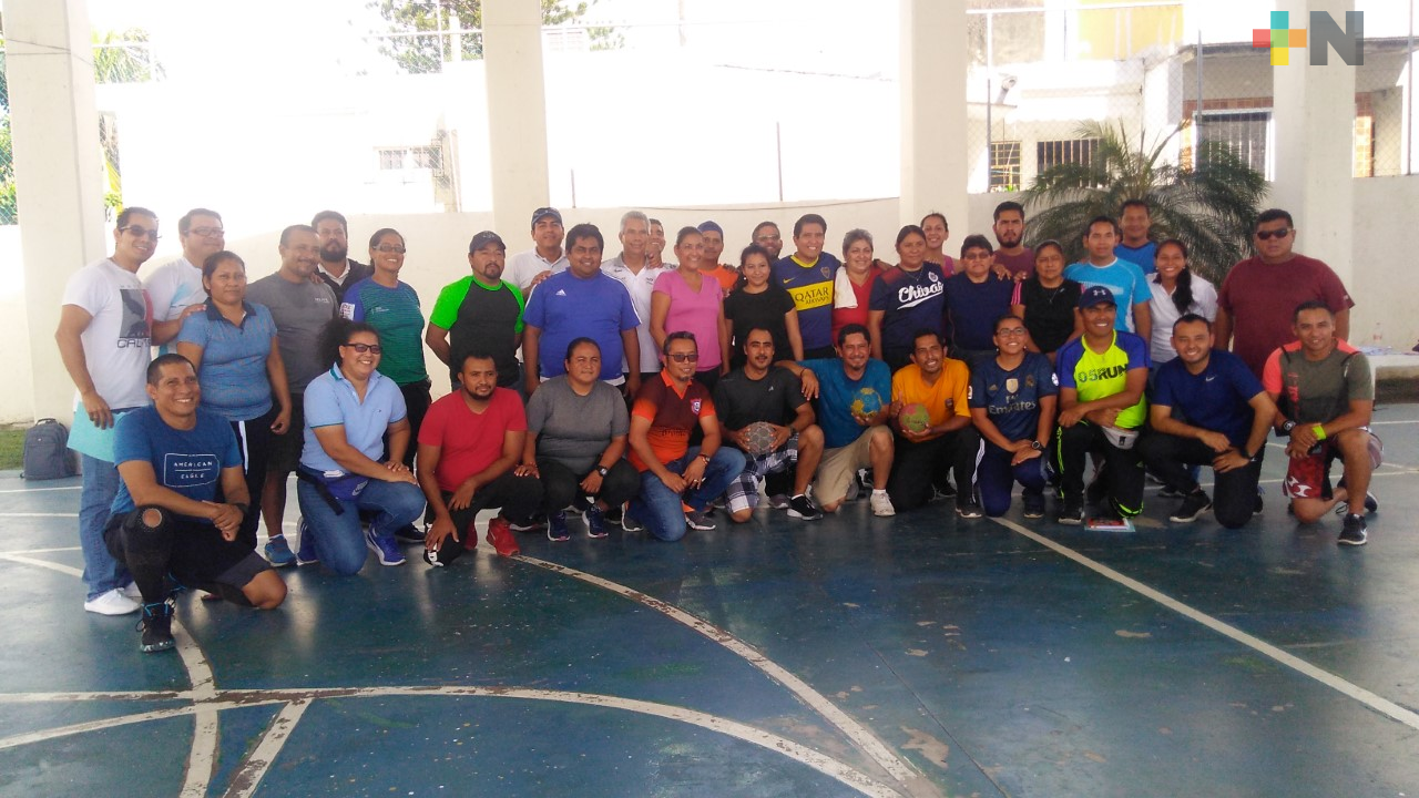 Capacitan a docentes del sur en curso-taller de balonmano