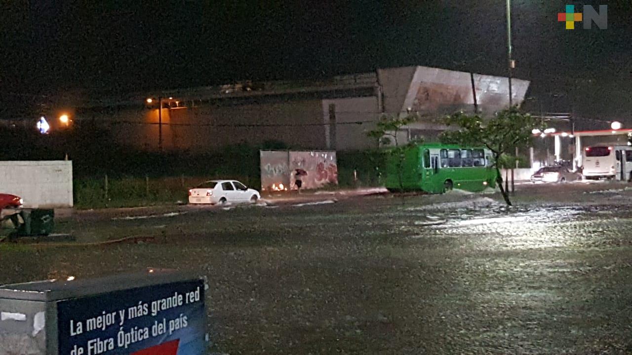Encharcamientos dejó lluvia por FF 7 en Coatzacoalcos