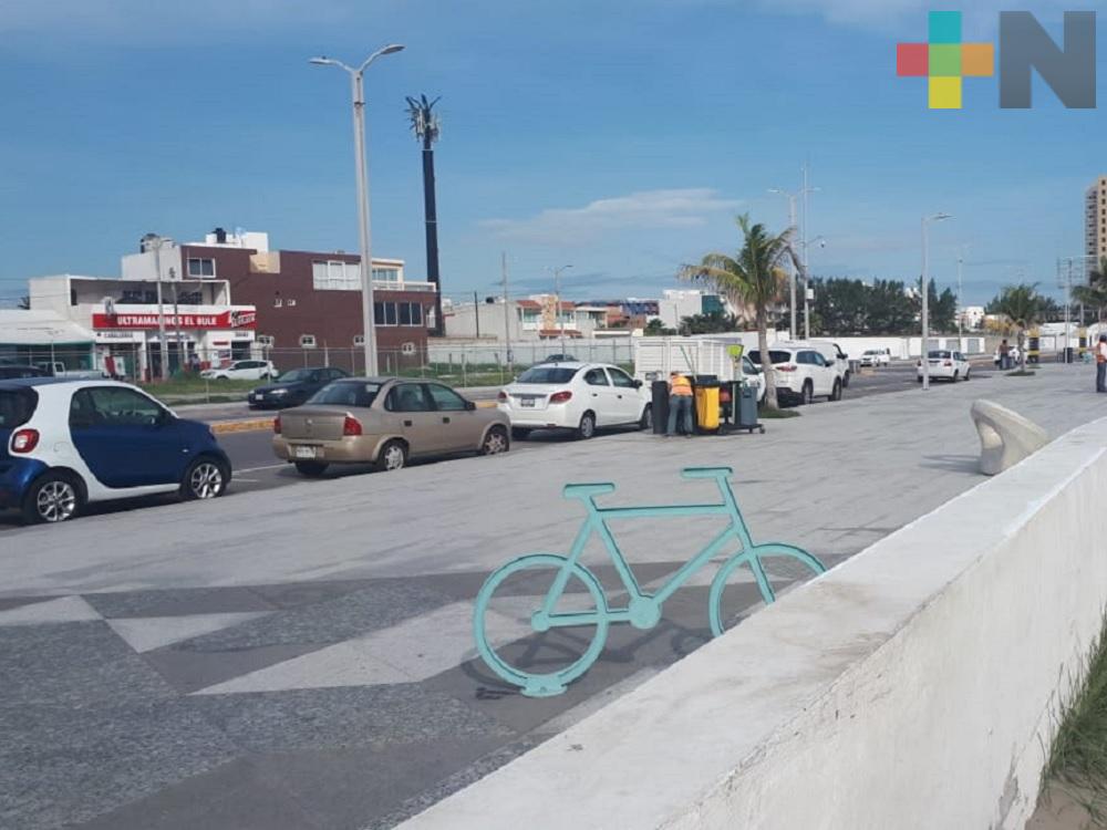 Por ingreso del Frente Frío número 3,  remueven lonas y espectaculares de Boca del Río