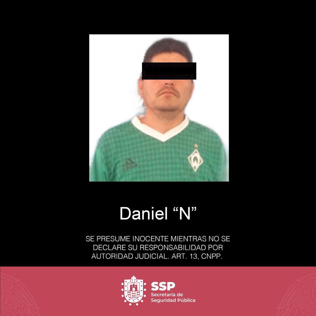 Recupera SSP dos camiones con madera y tres vehículos; dos detenidos