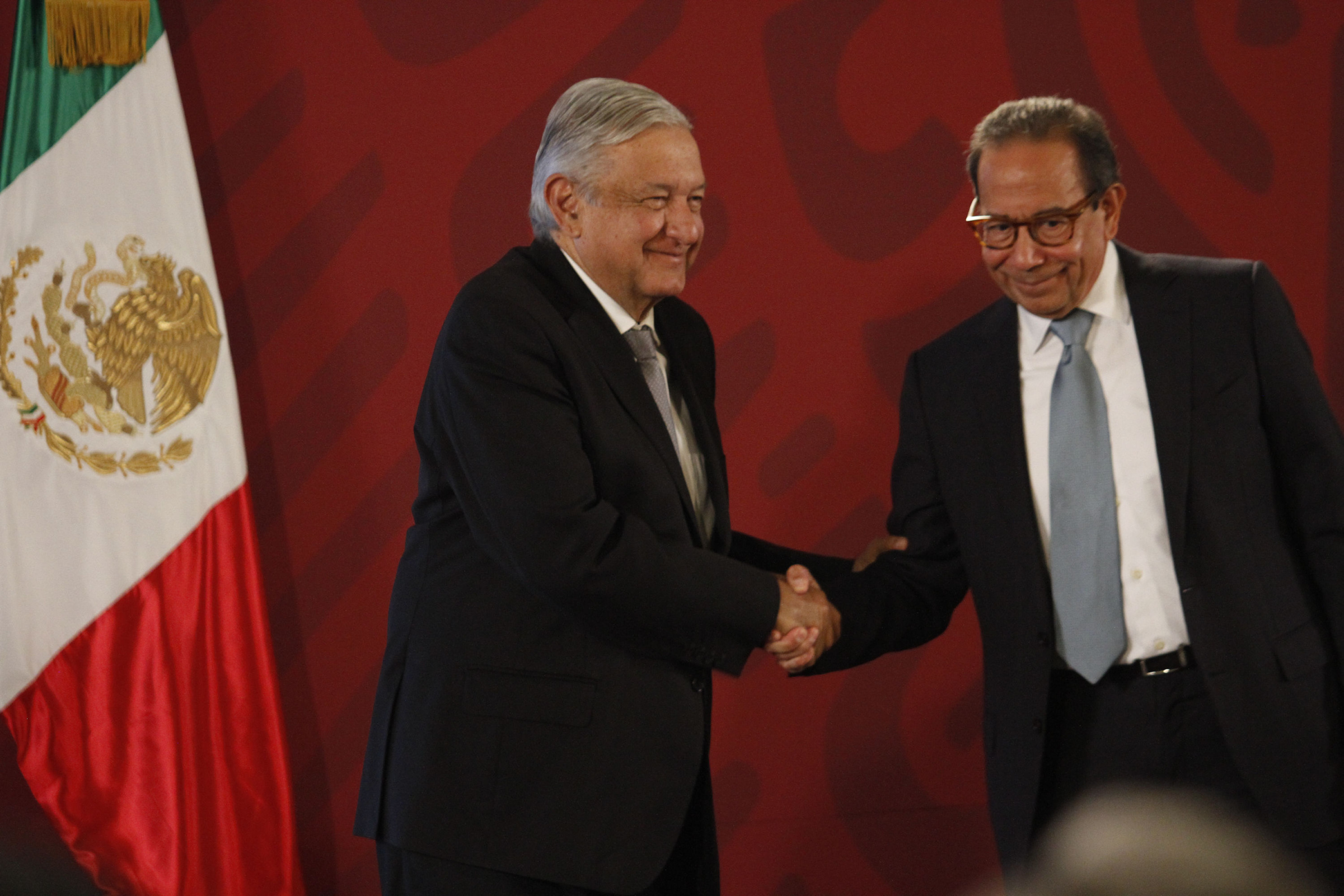 Ni diferencias ni problemas con los empresarios, asegura López Obrador