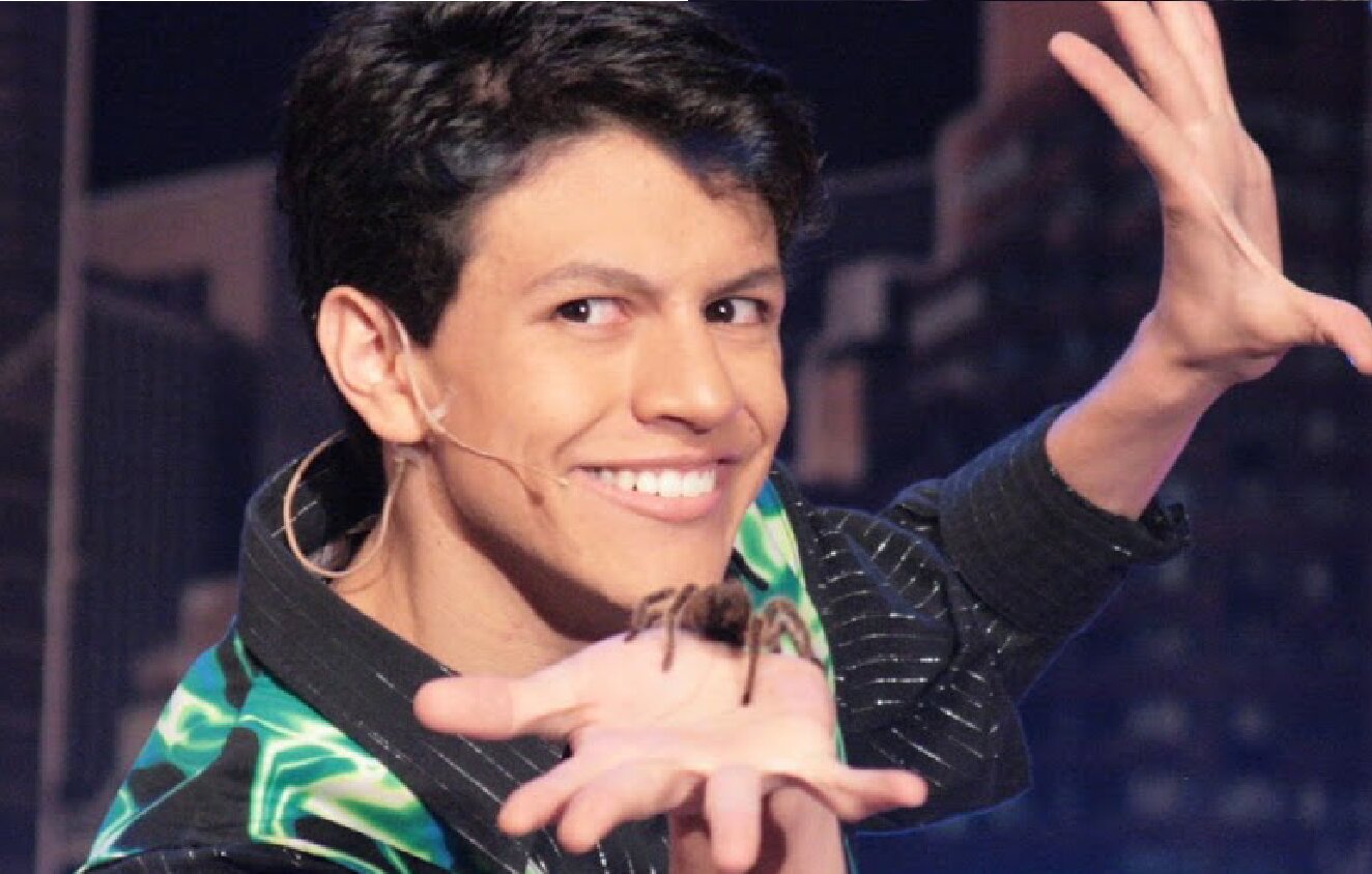 Invita CEVART a taller Introducción a la magia