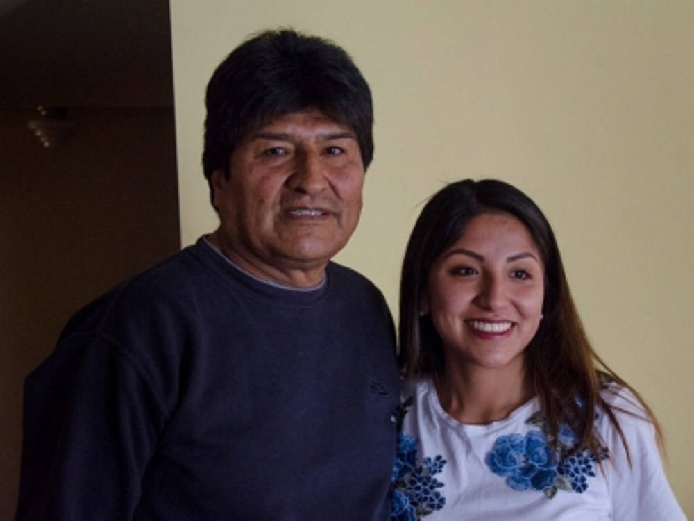 Bolivia autoriza salida de hija de Evo Morales a México