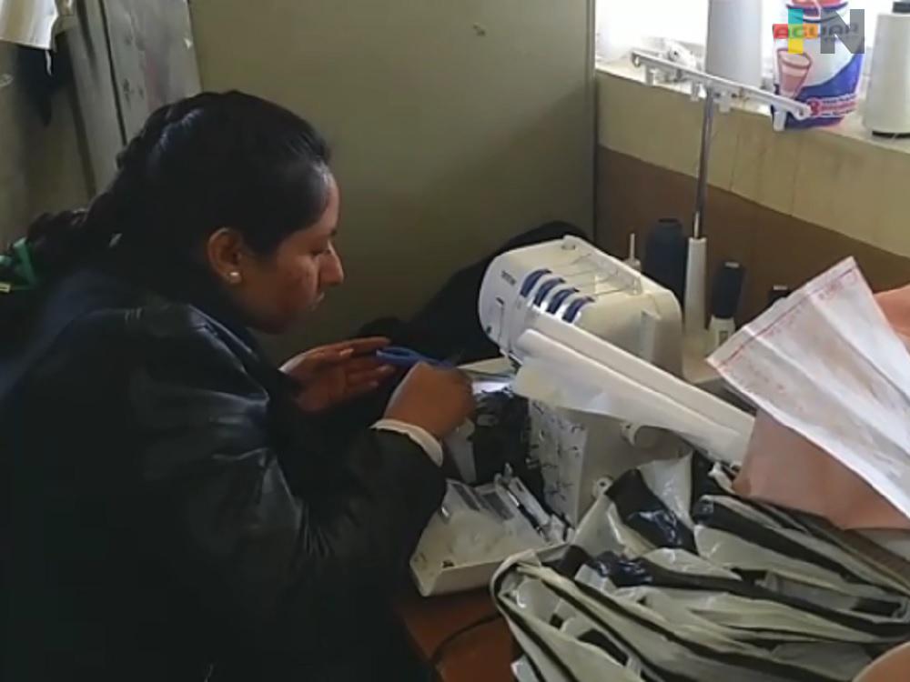 Icatver imparte curso de corte y confección en el municipio de Zacualpan
