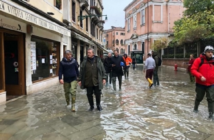 Cambio climático detrás de marea récord: alcalde de Venecia