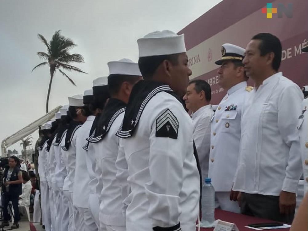 Celebran Día de la Armada de México con condecoraciones al personal Naval