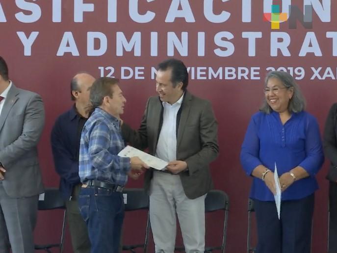 En Veracruz fueron basificados más de 25 mil maestros y personal administrativo