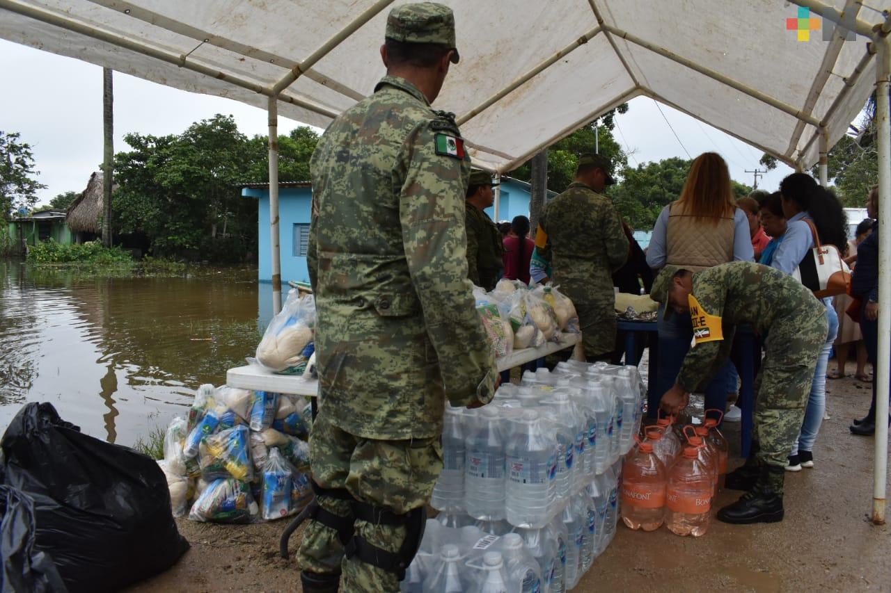 Atienden a damnificados por lluvia, en Agua Dulce