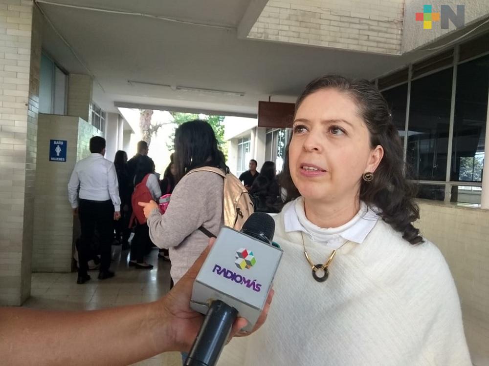 UV realiza simposio para jóvenes con trastornos alimenticios